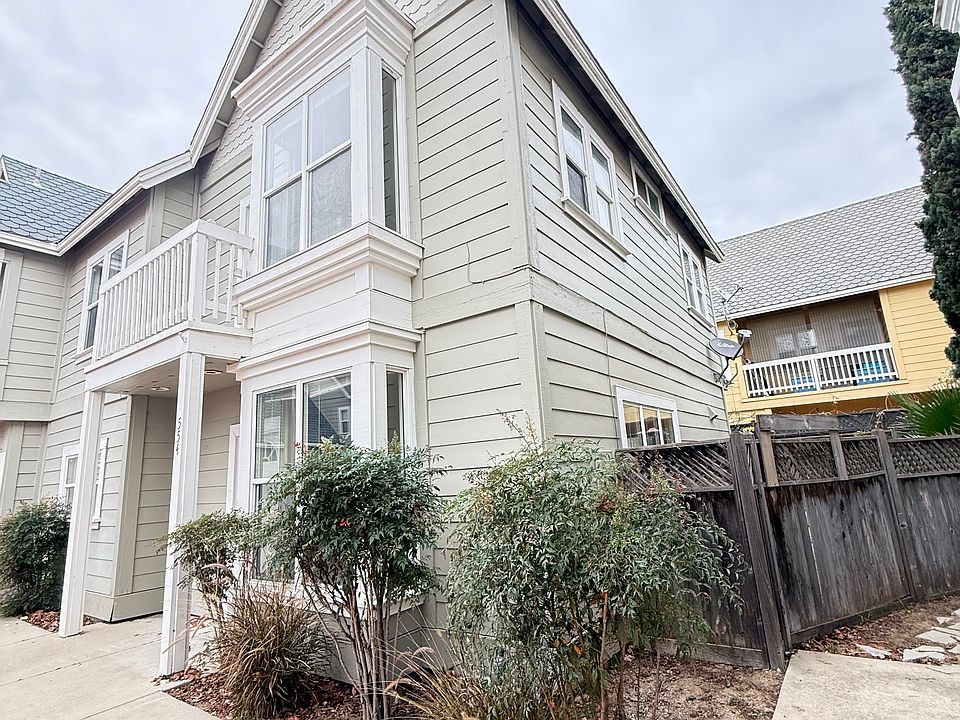 1st image of 554 Margie Pl