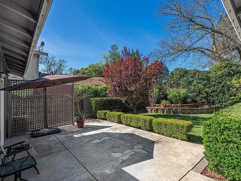 1323 Prentice Dr — Photo 18
