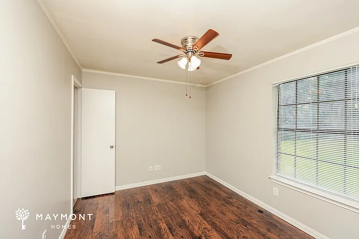 323 Linkwood Dr — Photo 10