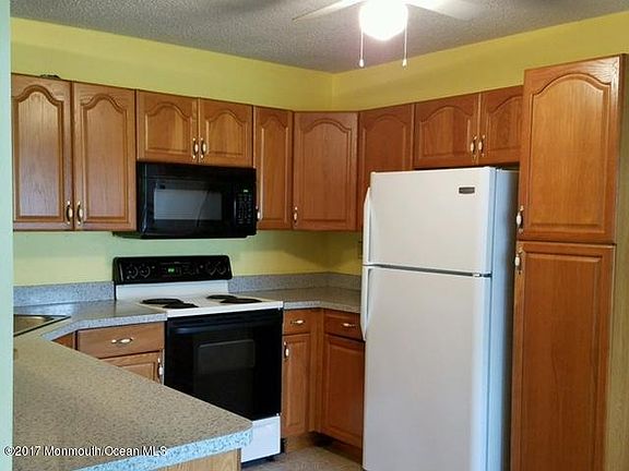 4th image of 5 Petunia Drive #D