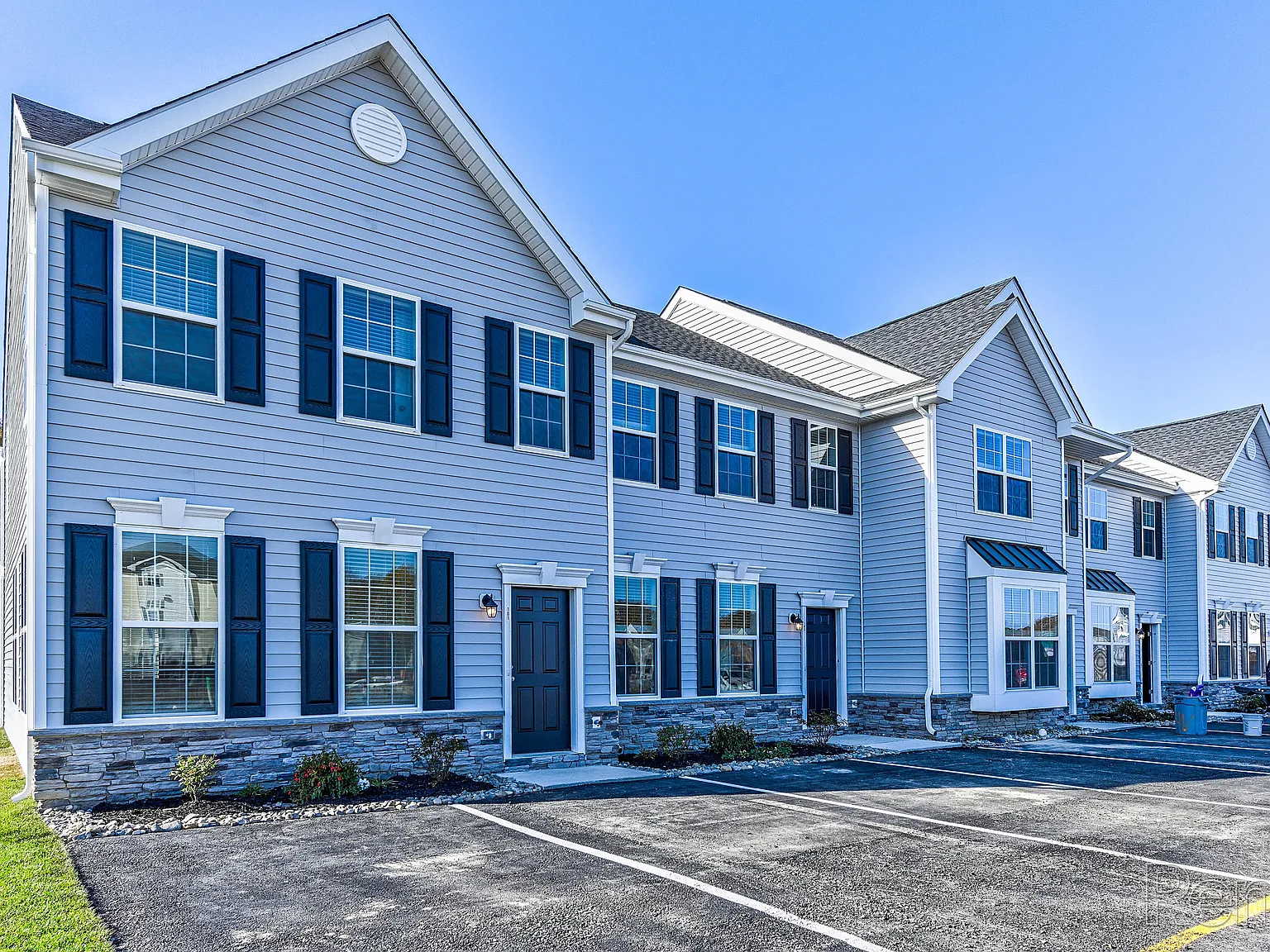 Enclave at Millwood — Photo 1