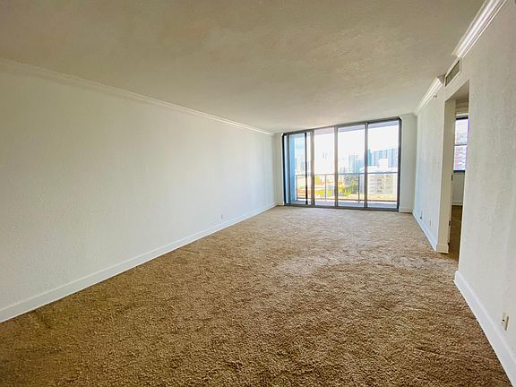 4th image of 403 69th St Penthouse 109