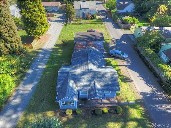 4th image of 824 Lacey St SE