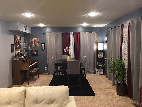 Additional living/dining