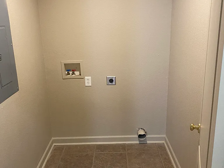 144 Bledsoe Cir #A — Photo 17
