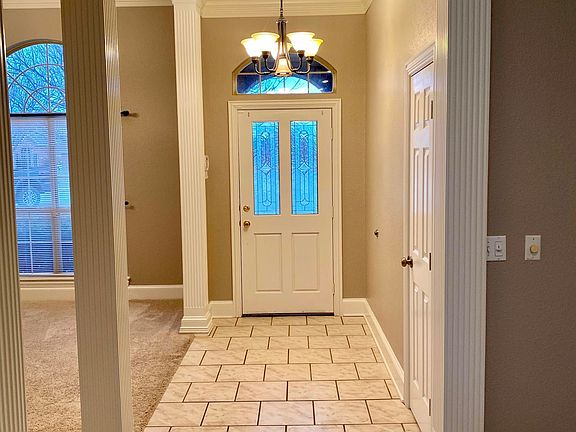 3rd image of 5817 Foxcroft Pl