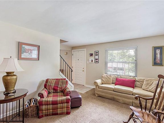5th image of 238 Garlow Dr