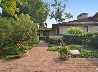 410 Woodland Ct, Glenview, IL