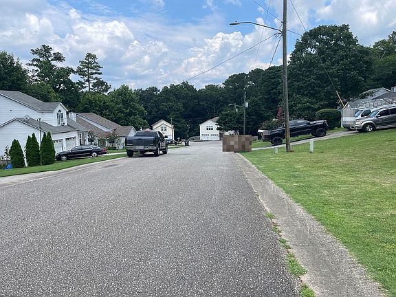 4th image of 210 Hillcrest Rdg