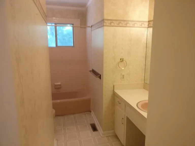 1351 N Stephens Ave — Photo 9