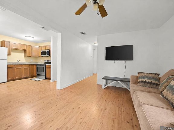 2nd image of 2755 Tanner St