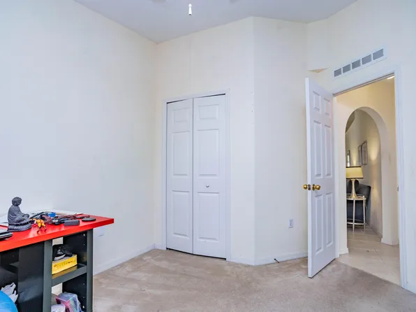 2559 12th Square SW, Vero Beach, FL 32968