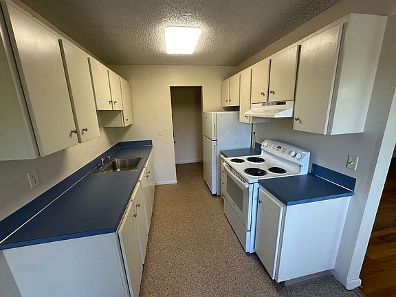 4th image of 319 NE 62nd Ave Unit 2