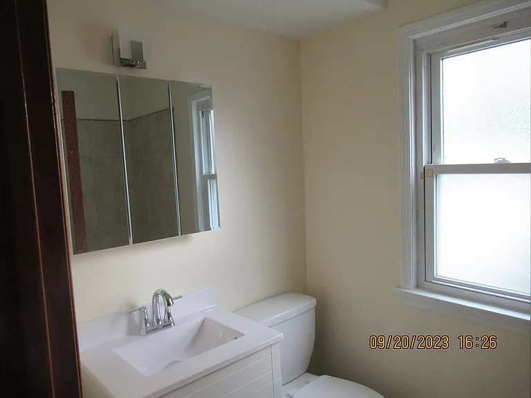14118 Calumet Ave — Photo 4