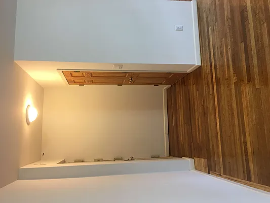 Rented by Metropolis International Realty Inc. | media 23