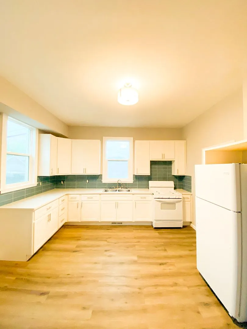 3 Bed 1bath. Complete Remodel!! — Photo 4