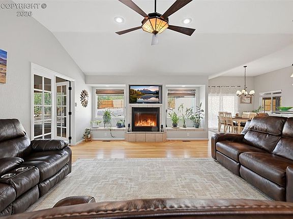 5th image of 48 Oak Leaf Ct