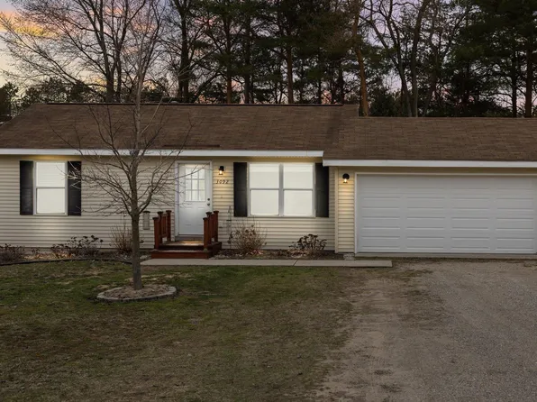 3092 Crimson Ranch Ln, Traverse City, MI 49685