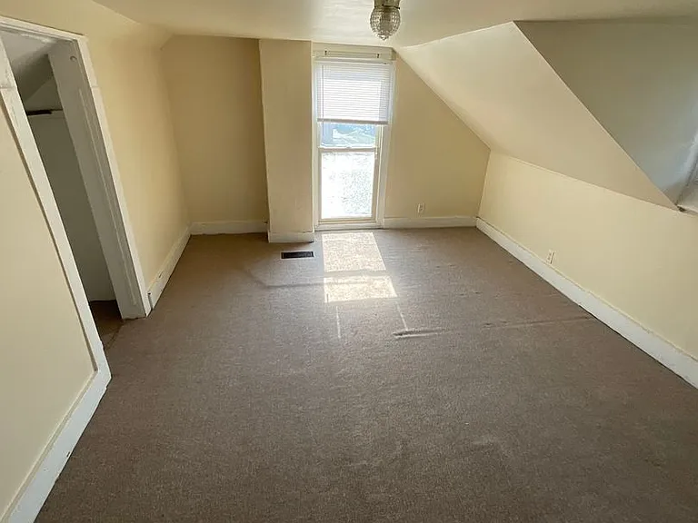 416 N Lincoln St — Photo 39