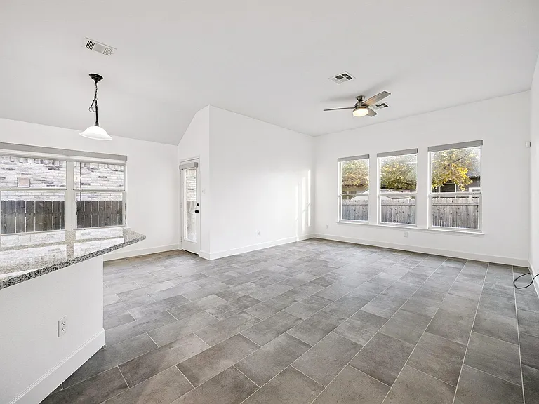 2995 N Overland St — Photo 3