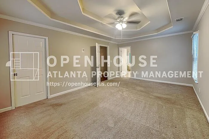 811 Springdale Xing — Photo 12