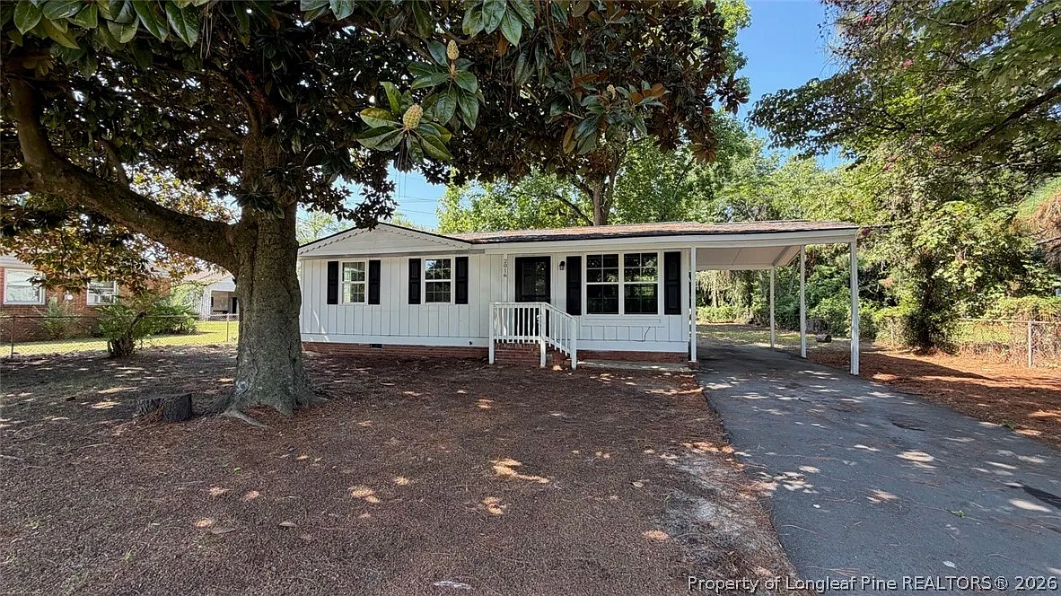 3 bed, 2.0 bath, 1125 sqft, $1,400 — Photo 2