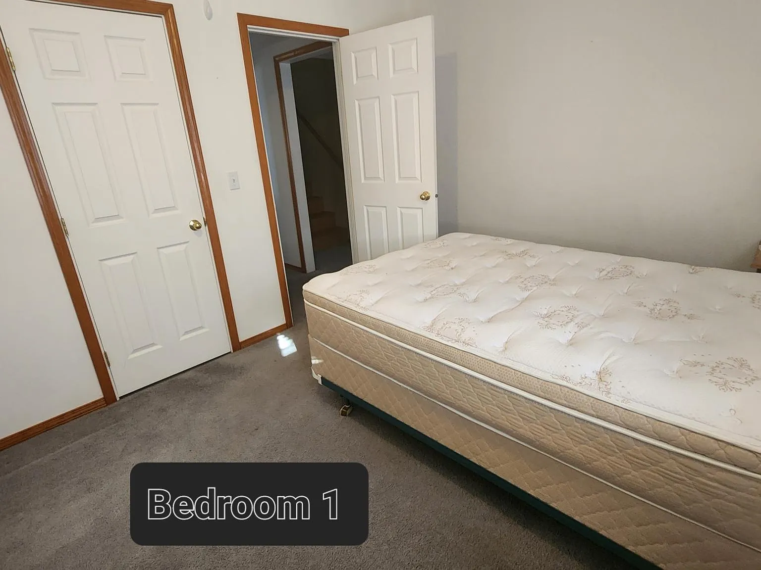 2 bed, 950 sqft, $1,400 — Photo 4