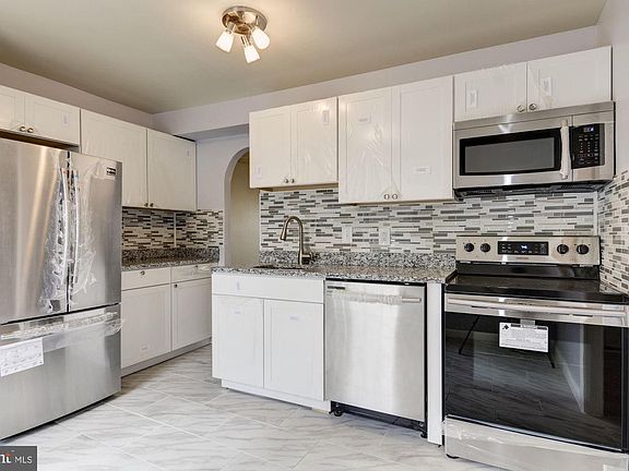 2nd image of 7107 Cross St Unit 7107