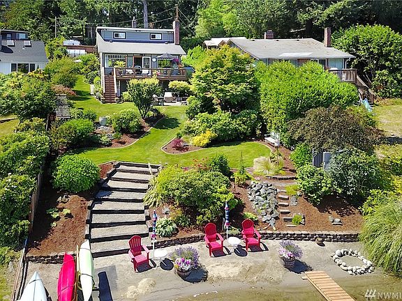 2nd image of 377 Lake Louise Dr SW
