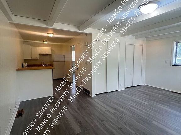 3rd image of 1304 Devon Ave APT 4