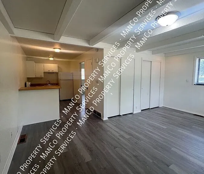 1304 Devon Ave #4 — Photo 3