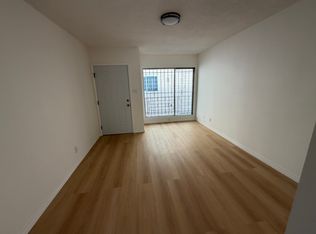 4536 W 17th St APT 4, Los Angeles, CA 90019