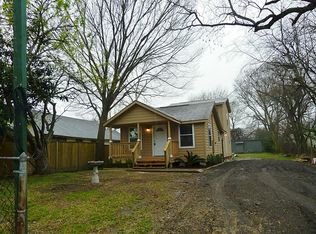 208 S Magnolia St, Highlands, TX 77562