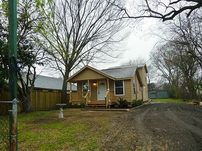 208 S Magnolia St, Highlands, TX, 77562