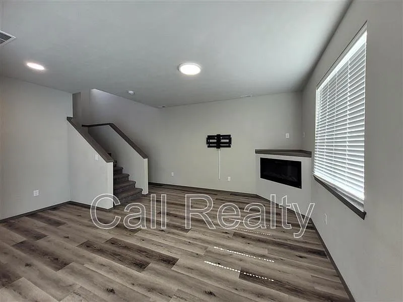 3 bed, 2.5 bath, 1500 sqft, $2,195 — Photo 4