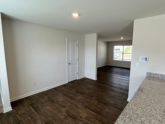 3rd image of 3164 Winesap Dr