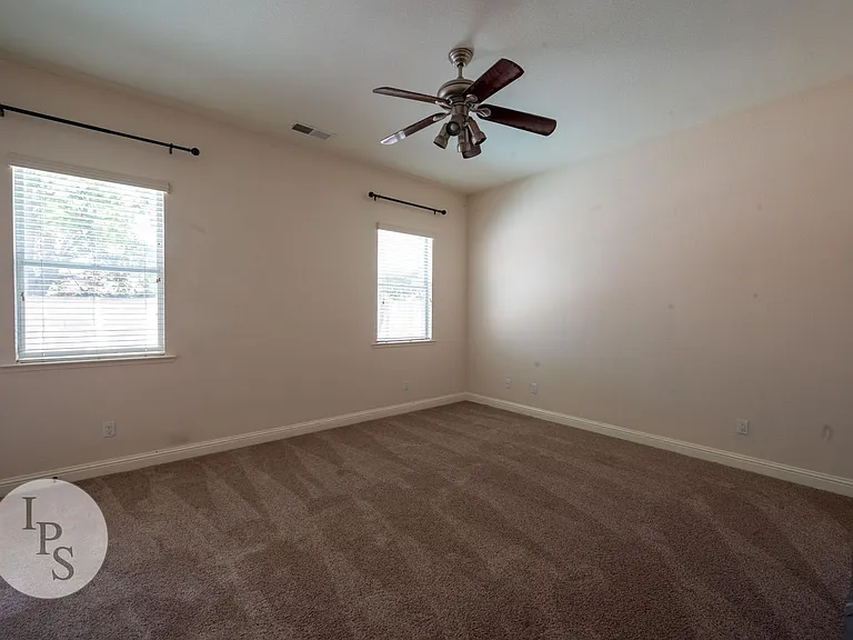 2389 Prescott Ave — Photo 24