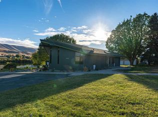 142103 W North River Rd, Prosser, WA 99350