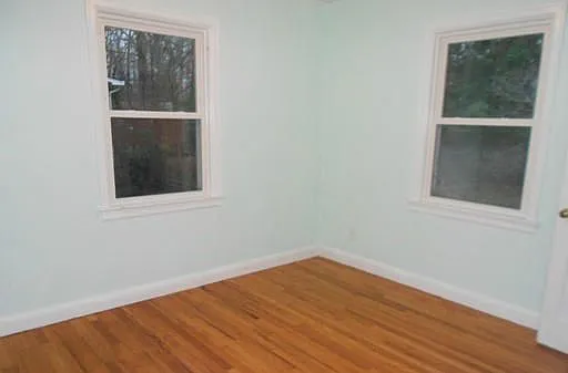 311 Mayflower Dr — Photo 3