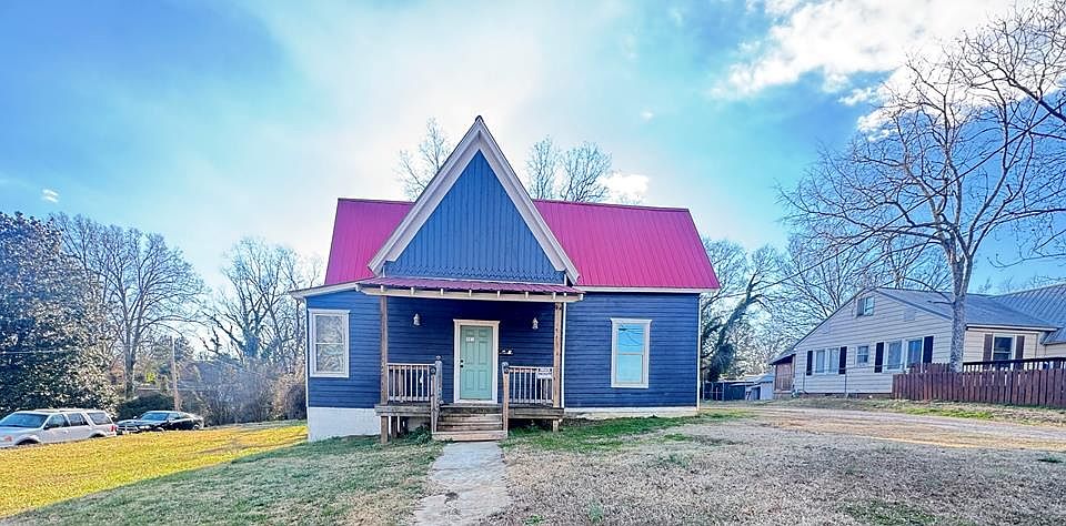 1st image of 401 Chestnut St