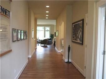 5th image of 3887 Cameron Dr NE