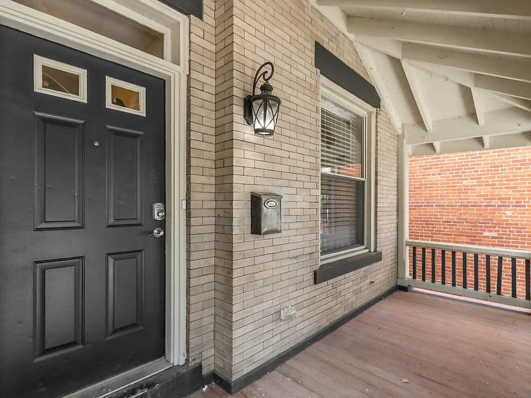 1131 Franklin Ave — Photo 5