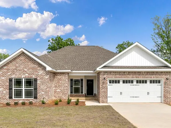 272 Maree Dr, Daleville, AL 36322