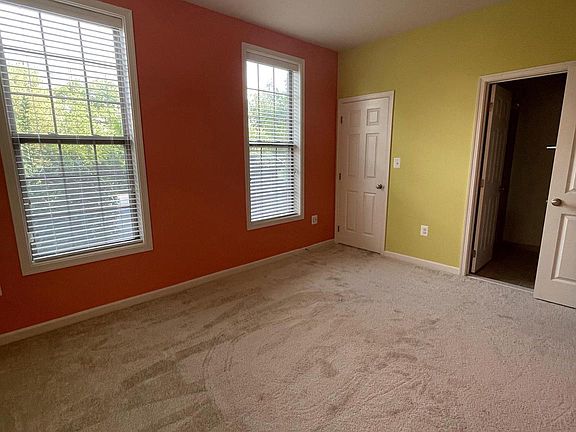 4th image of 22609 Norwalk Sq