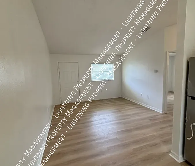 4618 Audrey Ln — Photo 2