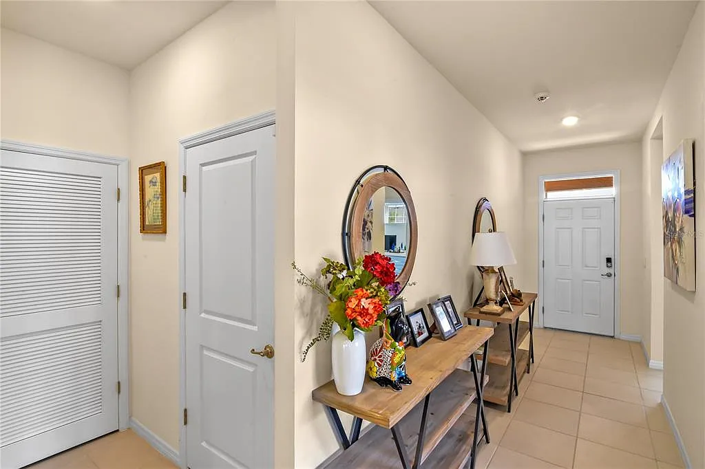3 bed, 2.0 bath, 1813 sqft, $1,800 — Photo 4