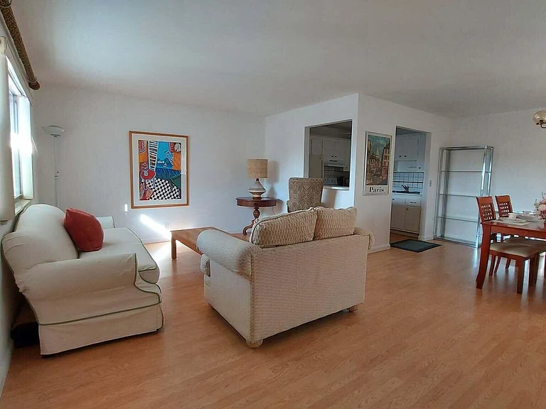 614 Monaco M #M — Photo 3