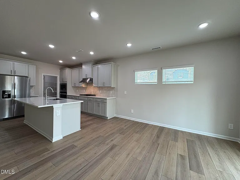 101 Klamath Dr — Photo 16