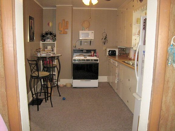 5th image of 117 W 10th St