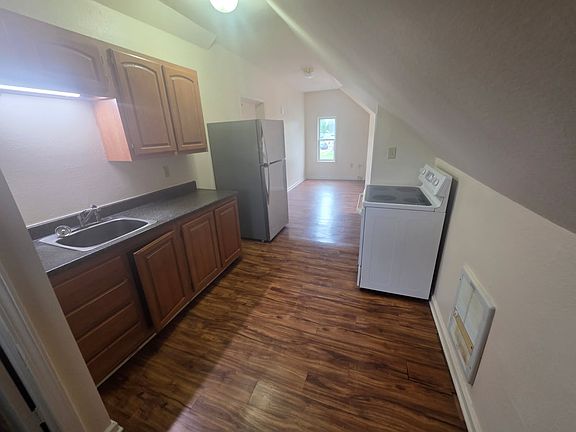 4th image of 259 N Main St #3